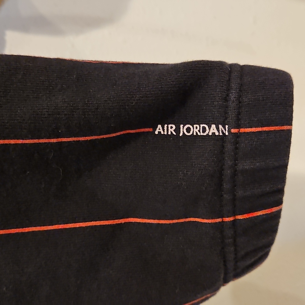 Air Jordan Black & Red Thick Striped Cropped Crew Neck Sweatshirt Sz.L - Picture 4 of 8